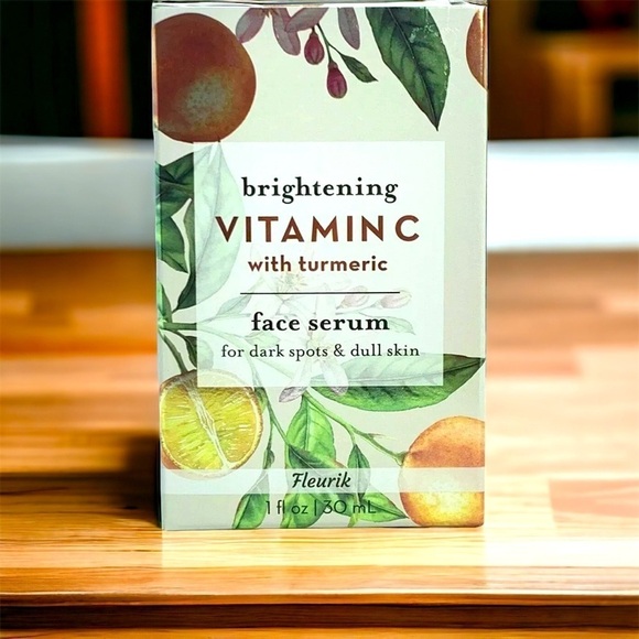 Fleurik Brightening Vitamin C with Tumeric - Picture 2 of 5